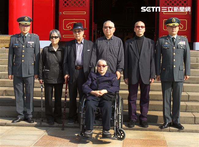 烈士家屬。（記者邱榮吉/攝影）