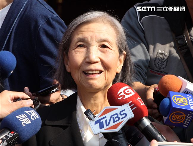 烈士趙仲容少將之女趙安那女士。（記者邱榮吉/攝影）