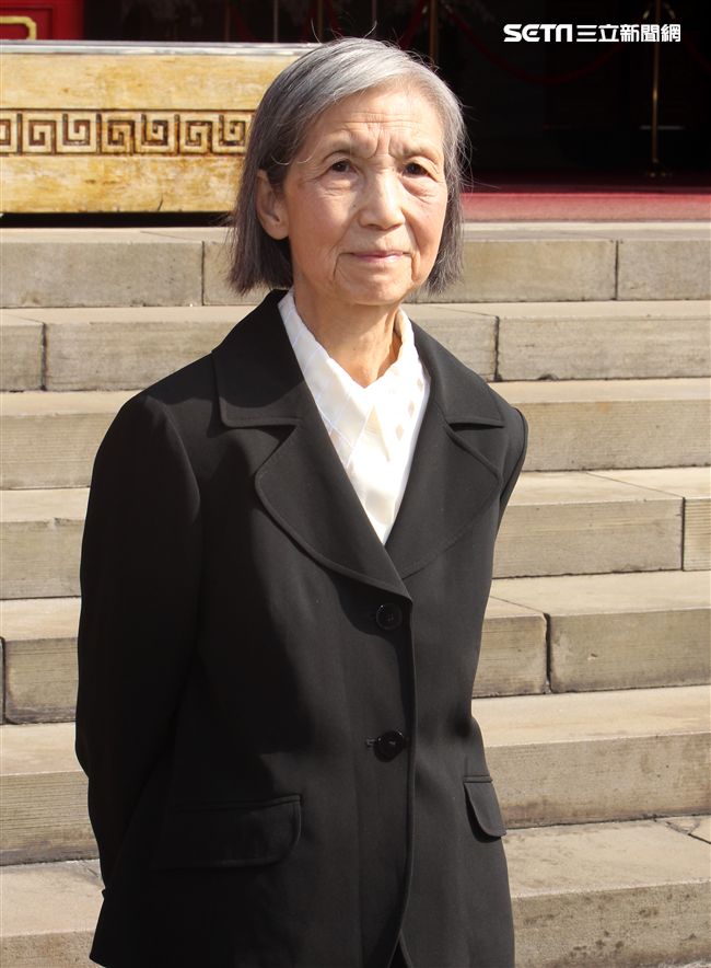 烈士趙仲容少將之女趙安那女士。（記者邱榮吉/攝影）