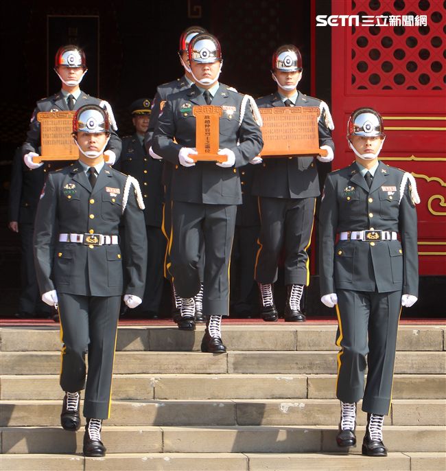 移靈儀式。（記者邱榮吉/攝影）