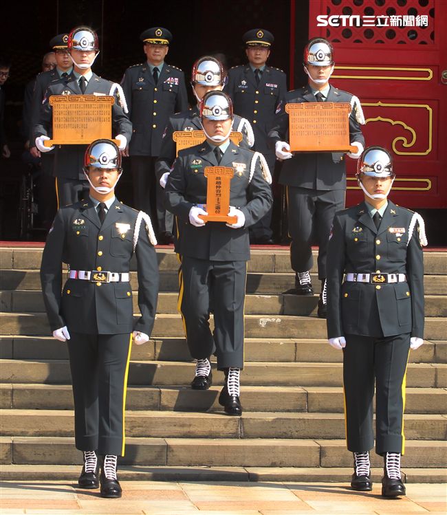 移靈儀式。（記者邱榮吉/攝影）