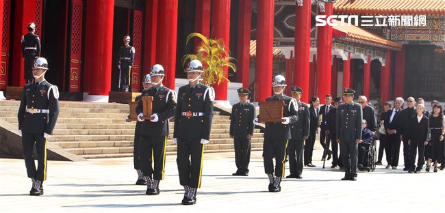 移靈儀式。（記者邱榮吉/攝影）