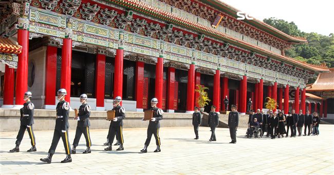 移靈儀式。（記者邱榮吉/攝影）