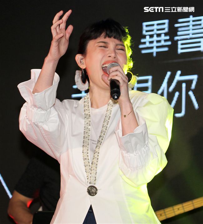 文清創作才女魏如萱。（記者邱榮吉/攝影）