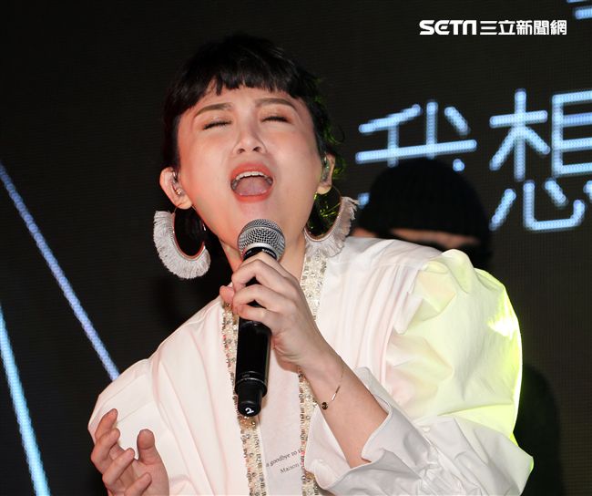 文清創作才女魏如萱。（記者邱榮吉/攝影）