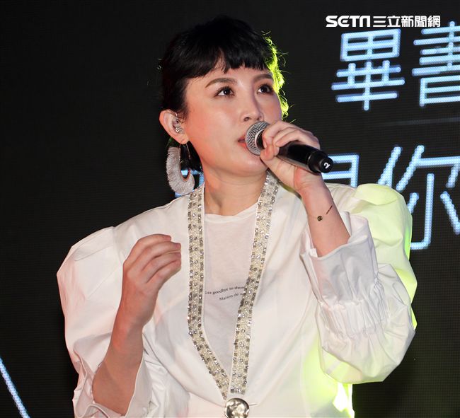 文清創作才女魏如萱。（記者邱榮吉/攝影）