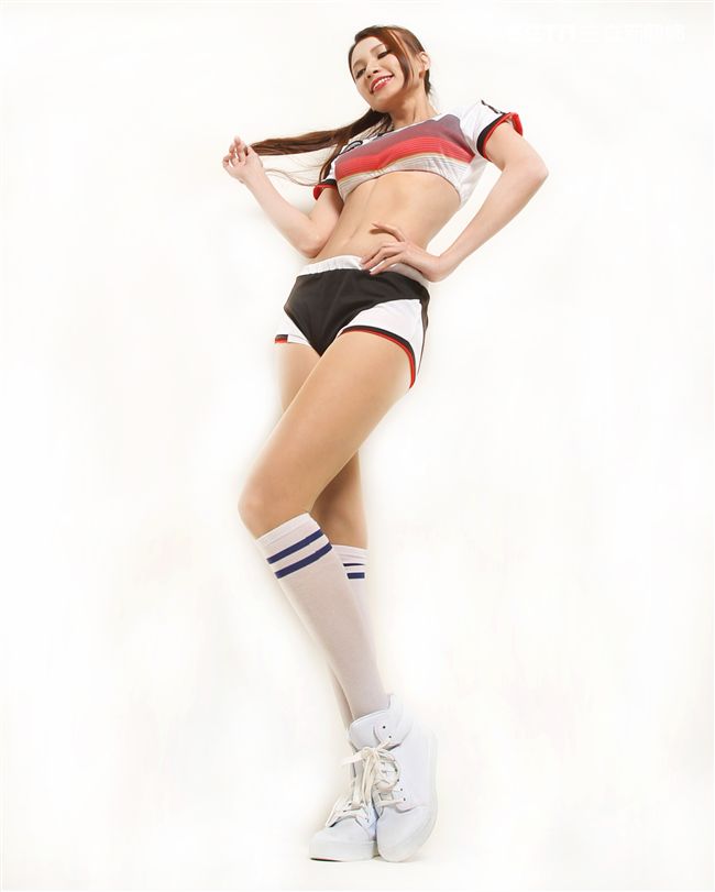 台灣正妹蔡譯心好身材長髮飄逸、110公分修長美腿，美到讓人無法置信。（記者邱榮吉/攝影）