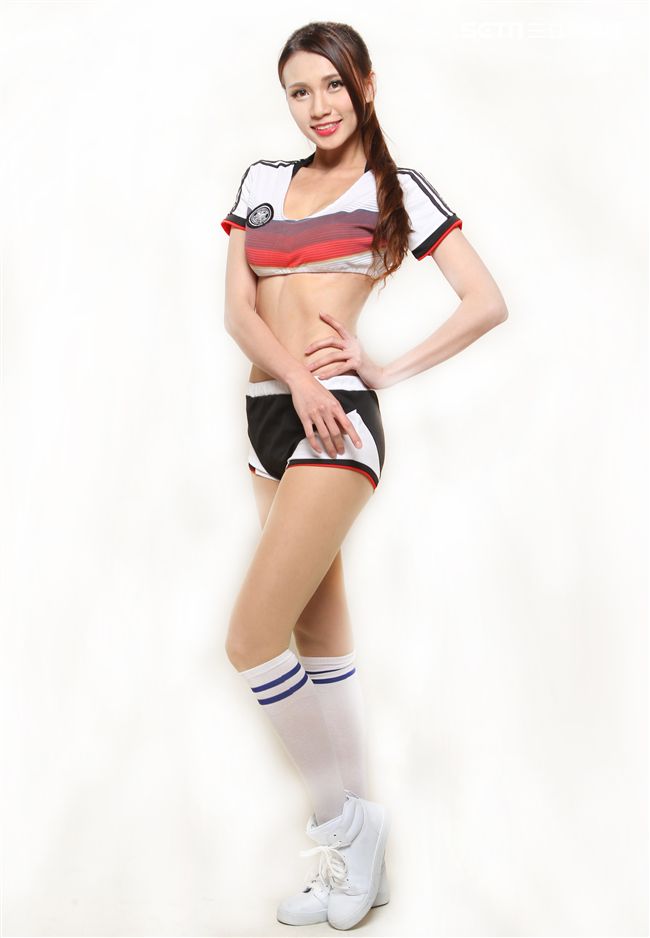 台灣正妹蔡譯心好身材長髮飄逸、110公分修長美腿，美到讓人無法置信。（記者邱榮吉/攝影）