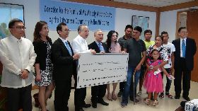 駐菲代表處與台商捐助美樂蒂