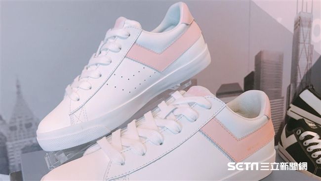 腳下踩著少女心　春天必敗粉色新鞋
