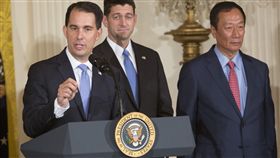 威斯康辛州州長斯科特·沃克（Scott Walker）、美國總統、川普、郭台銘、郭董、鴻海在美國設廠／（圖／美聯社／達志影像）