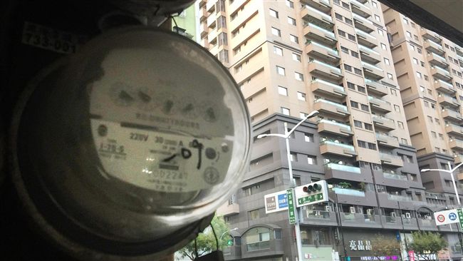 藍白提案「凍漲電價」　列入29日院會議程