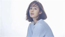 ▲▼性感美豔的混血女星莫允雯，自曝想凍卵。（圖／翻攝自莫允雯臉書）