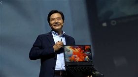 小米　電競筆電　翻攝影片