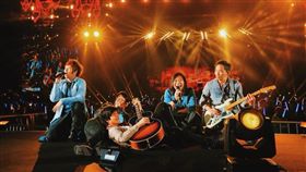 ▲阿信爆笑提問，五月天誰最會送公文。（圖／翻攝自阿信臉書）
