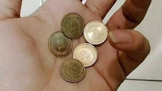 店員問有1元嗎？他拿到找零瞬間傻眼