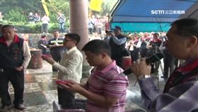 清明掃墓有禁忌 拍照招煞.返家鞋朝外（清明節,掃墓,禁忌,墳墓,鞋子,榕樹頁,拍照）
