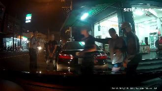 毒蟲違停路邊吃宵夜　警聞出K味遭逮