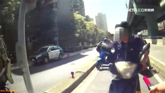 毒蟲「假動作」配合　膽大撞警想落跑