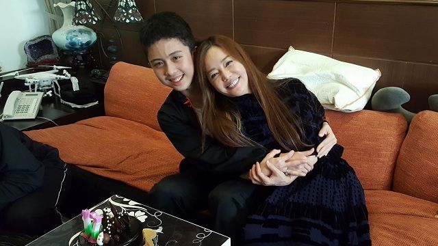 抱親到16歲…狄鶯放手讓獨子轉大人