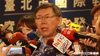 拆帳棚惹民怨！柯跑行程被丟鞋