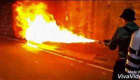 孫安佐,孫鵬,狄鶯,火焰噴射器