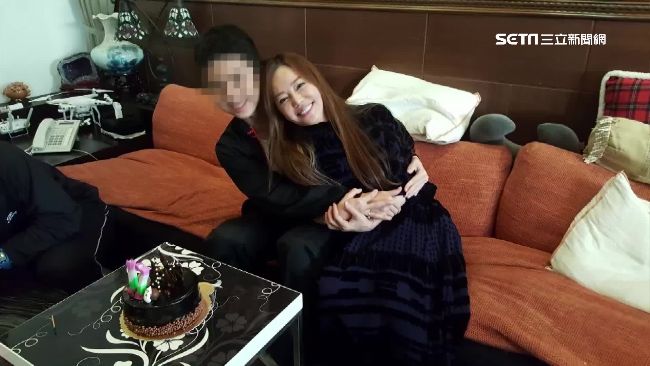 母子情深？安佐黏狄鶯同房睡到16歲