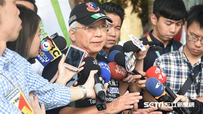 丟鞋抗議拆帳篷！郭建國：以柯為師