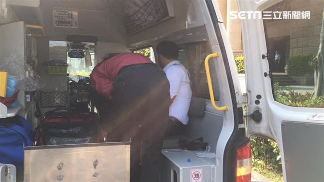 法院濺血！男子遭襲擊　負傷求救