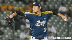 中華職棒總冠軍賽LAMIGO投手王溢正 圖／記者林敬旻攝