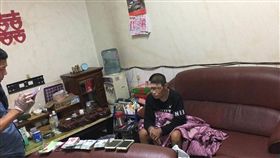 夫妻聯手！老婆修圖修很大，利用美色詐騙宅男近百萬。（圖／翻攝畫面）