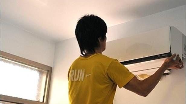 冷氣師傅被客訴　原因看傻：有汗臭味