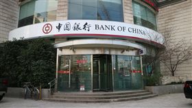 中國銀行公開招募在陸台生中國銀行上海、江蘇等5家分行將少量招收在大陸就讀的台灣應屆畢業生。儘管名額不多，但有別以往在陸台生只能進外商銀行服務，這項政策具指標意義。（資料照片）中央社記者陳家倫上海攝　107年3月30日
