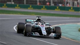 Lewis Hamilton意外以桿位領跑亞軍作收