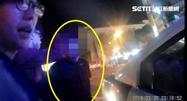 倒楣應召女遭客打槍下樓⋯竟遇到他！