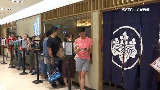 天丼、龍蝦堡補班優惠　人潮排滿2樓