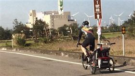 芊芊小羽,環島,單車,鼓勵,媽媽,偉大,爸爸,女兒,罕病,感動,夢想
https://www.facebook.com/1042784365843117/photos/pcb.1581633845291497/1581633728624842/?type=3&theater