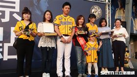 林威助引退「比武招親：愛妻便當活動。（圖／記者王怡翔攝）