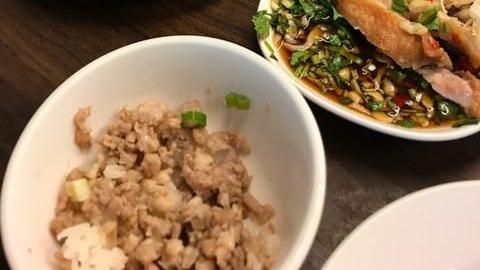 打拋豬vs.肉燥飯　網：泰式貴4倍