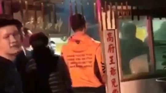 屁孩互看不順眼　19人校外圍毆2人
