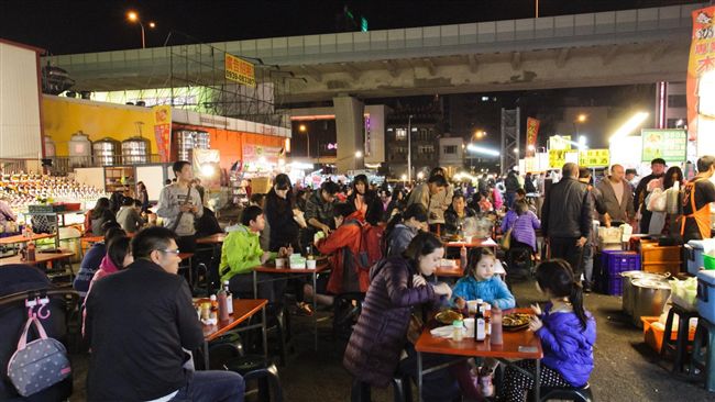 新夜市開幕三天　審核未過恐「夭折」