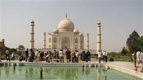 印度,知名,景點,泰姬瑪哈陵
https://www.flickr.com/photos/friarsbalsam/5715353437/in/photolist-9H3Fsv-9H6CNW-9H3Lwi-9H6yNm-VfgAvb-9H3FKT-9H6xAy-9H6AXq-9H6AuJ-UrzGS4-Uf1ZZD-UrzGQv-Uf1YSt-Uf1Yt2-9H3Jp8-9H6Bhh-dXQeVS