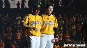 鄭凱文和林威助最後對決，鄭凱文眼淚潰堤。（圖／記者王怡翔攝）