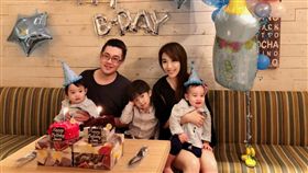 依依與老公2013年結婚，目前育有三子。（圖／翻攝自臉書）
