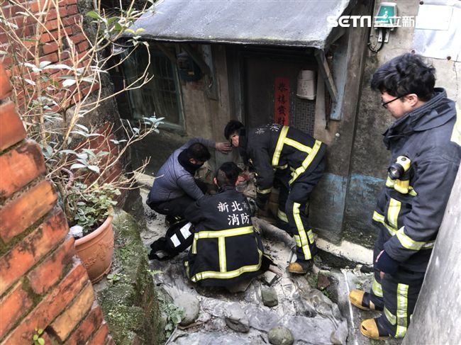 久病又跌傷撞到頭！八旬老翁厭世自焚