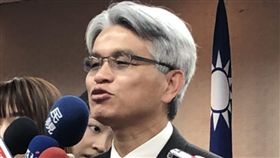 陳英鈐：公民投票實現人民作主中選會主委陳英鈐2日表示，公民投票法的主要精神是「一好、三公、人民作主」，就是建立好的治理架構，透過公平、公正、公開的精神，讓人民做主，可以透過程序的良好運作取得正當性，讓人民作主真正實現。中央社記者陳俊華攝  107年4月2日