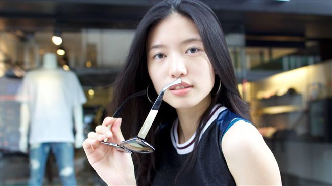 包包愛藏零食！「秀智」其實是大食怪