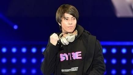 黑帽男突兀登台　一揭竟是山下智久！