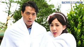 惟毅(左)張艾亞(右)為戲首獻濕身戲。（圖／台視提供）