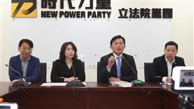 黃國昌籲蔡總統520提司法改革中間報告時代力量立法院黨團27日召開黨團會後記者會，黨主席黃國昌（右2）呼籲總統蔡英文，在今年520就職兩週年時，「請提出司法改革中間報告」，告訴人民做了多少事，讓人民有感的司法改革在哪裡。中央社記者吳翊寧攝  107年3月27日